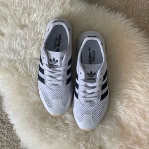 Adidas Sneakers
